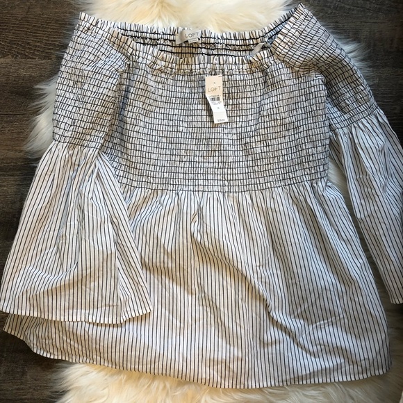 LOFT Tops - Ann Taylor Loft cold shoulder bell sleeve top nwt LOFT Tops - Ann Taylor Loft cold shoulder bell sleeve top nwt